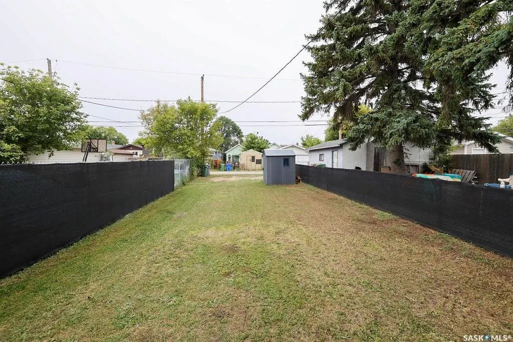 2136 McAra STREET