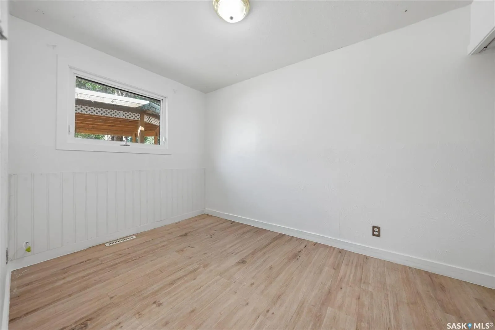 405 W AVENUE N