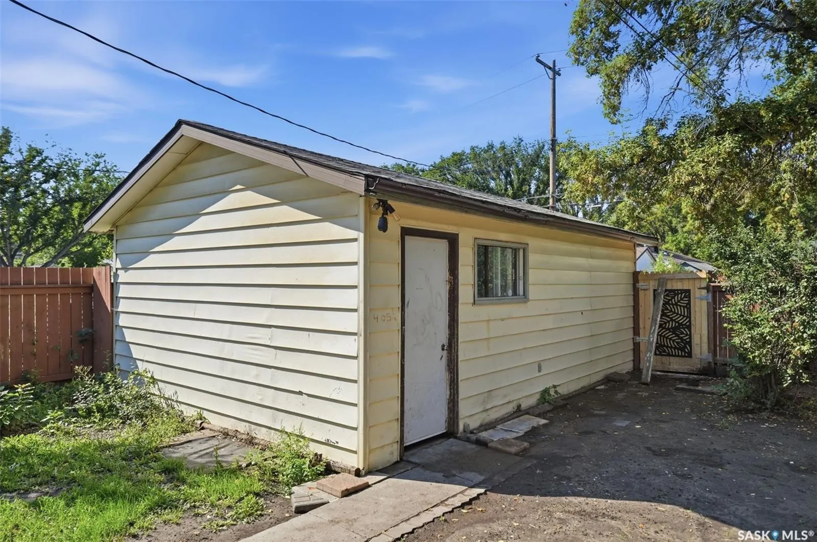 405 W AVENUE N