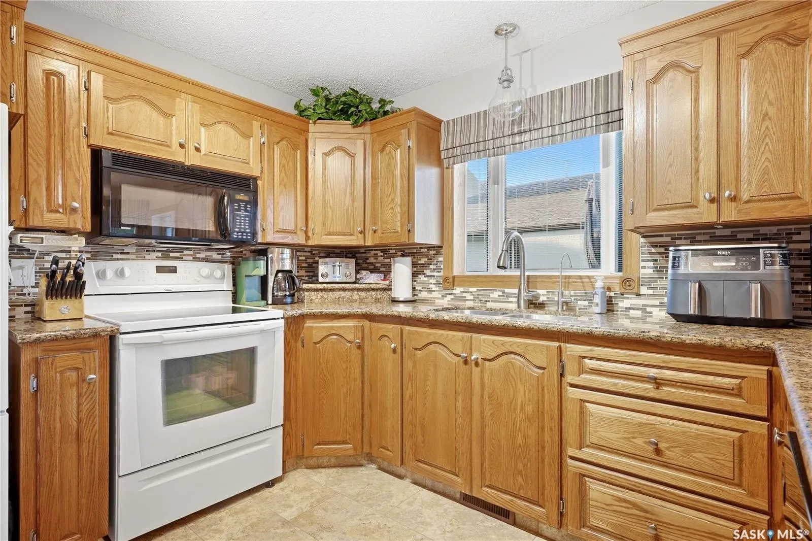 18 Greencrest BAY