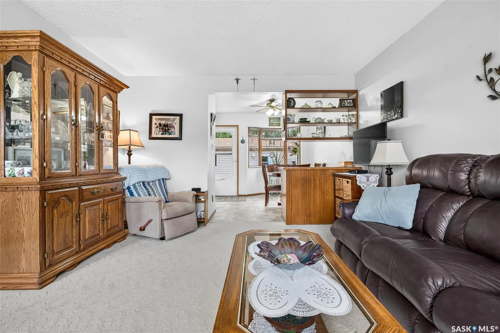 919 Holdsworth CRESCENT