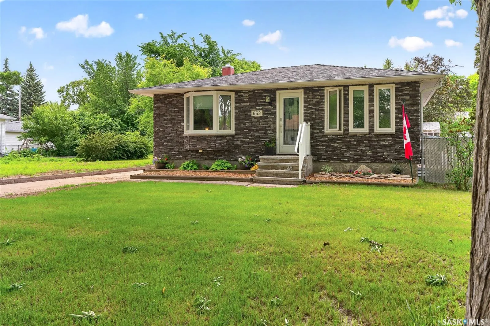 653 Duffield STREET W