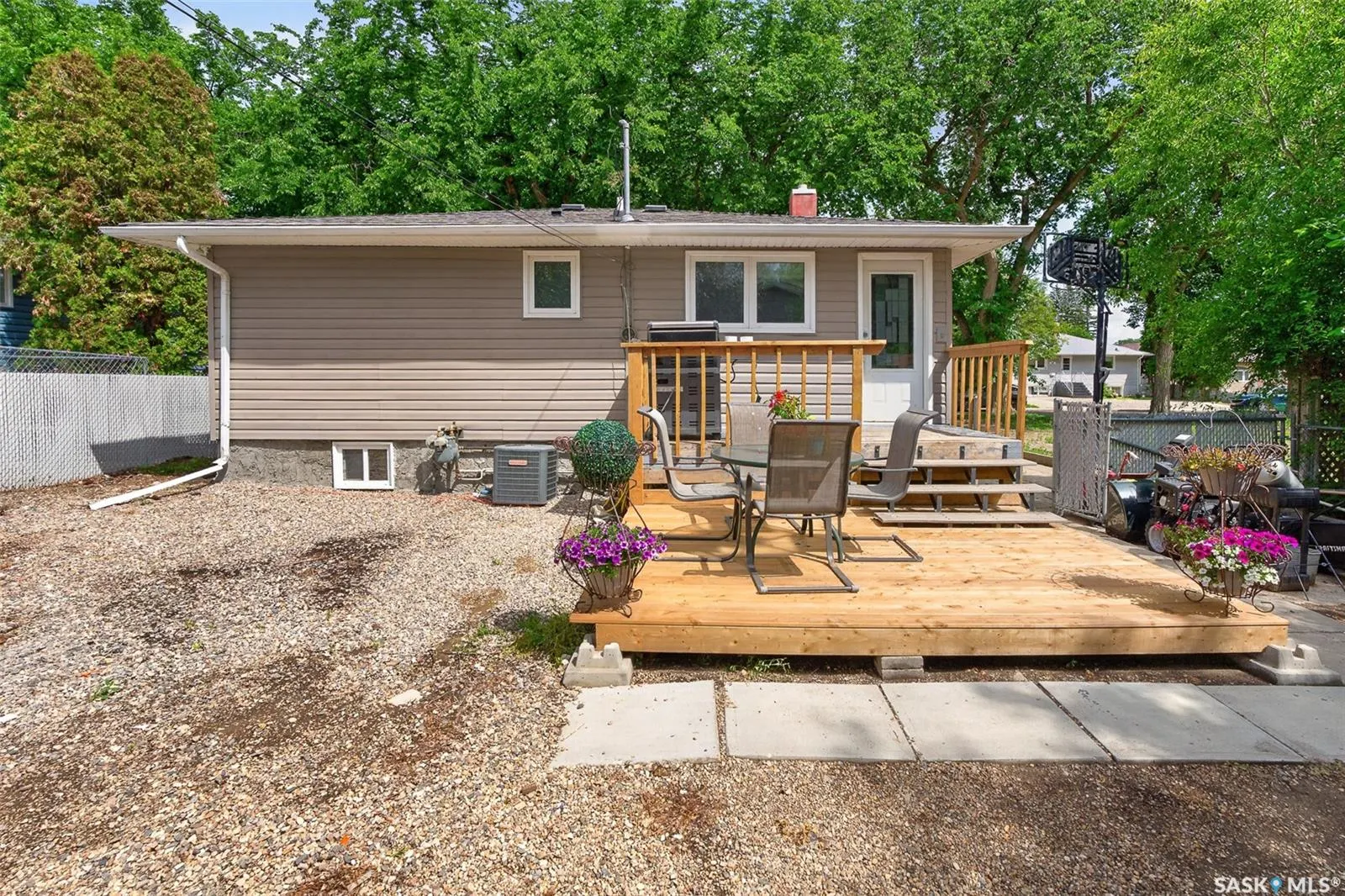 653 Duffield STREET W