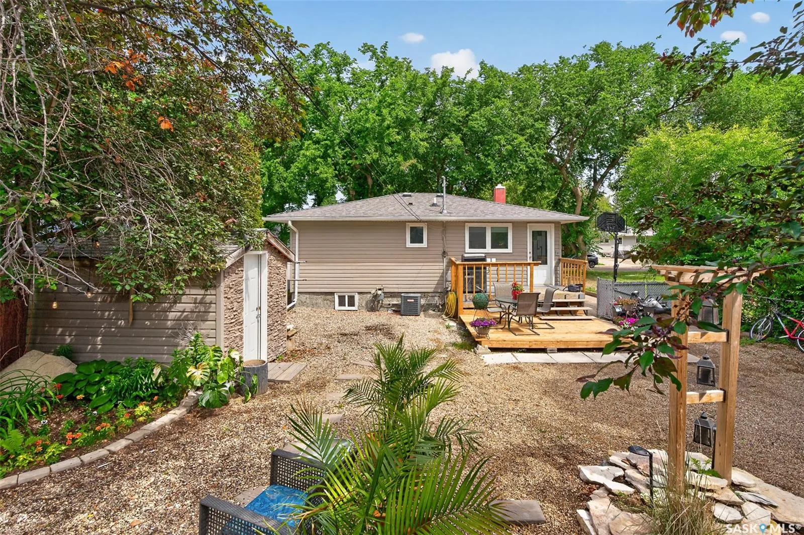 653 Duffield STREET W