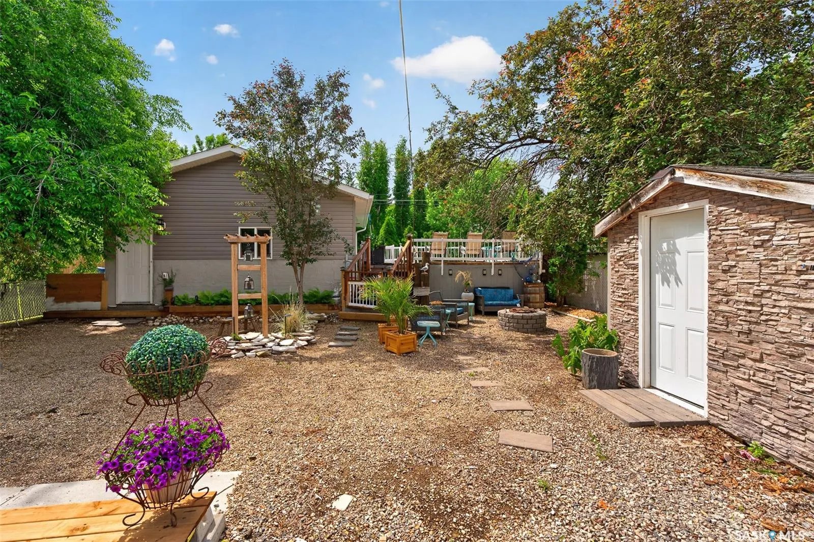 653 Duffield STREET W
