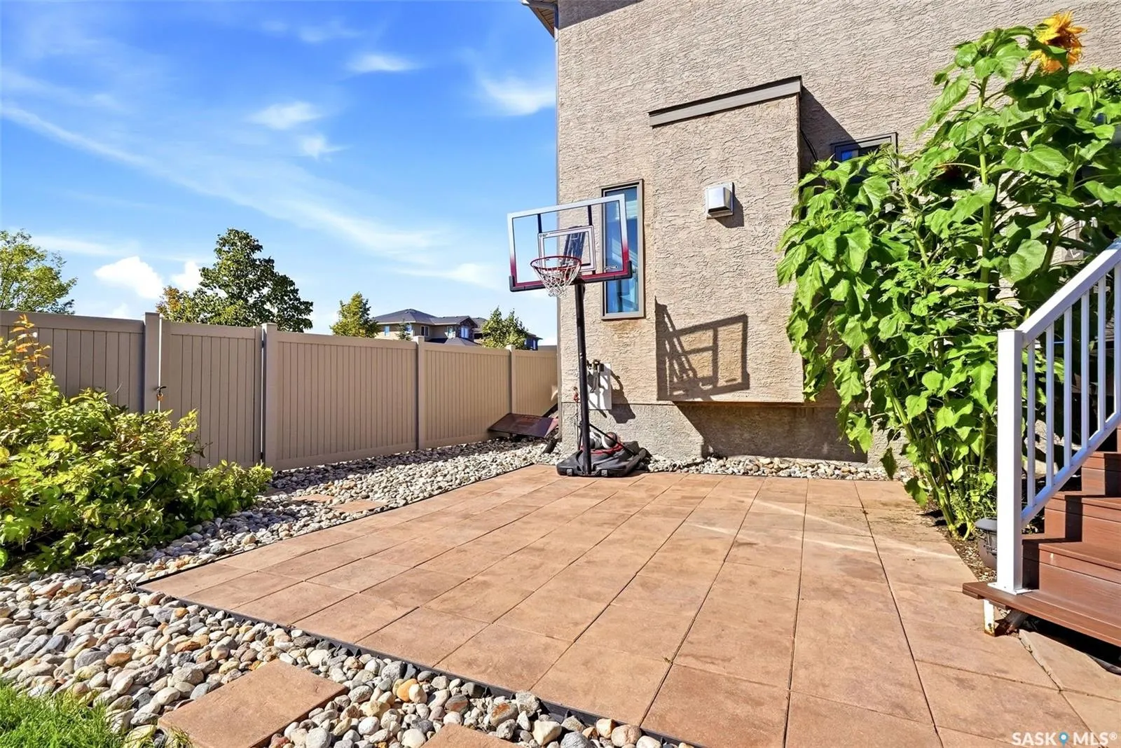 3802 Goldfinch WAY