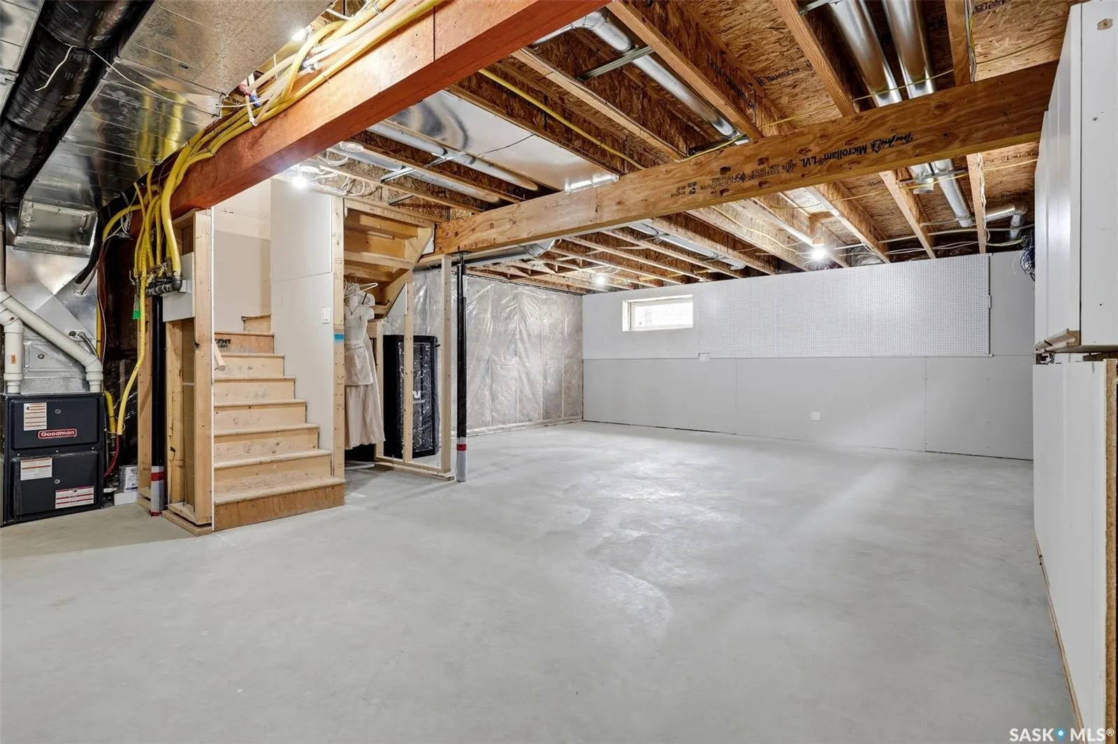 8933 Kestral DRIVE