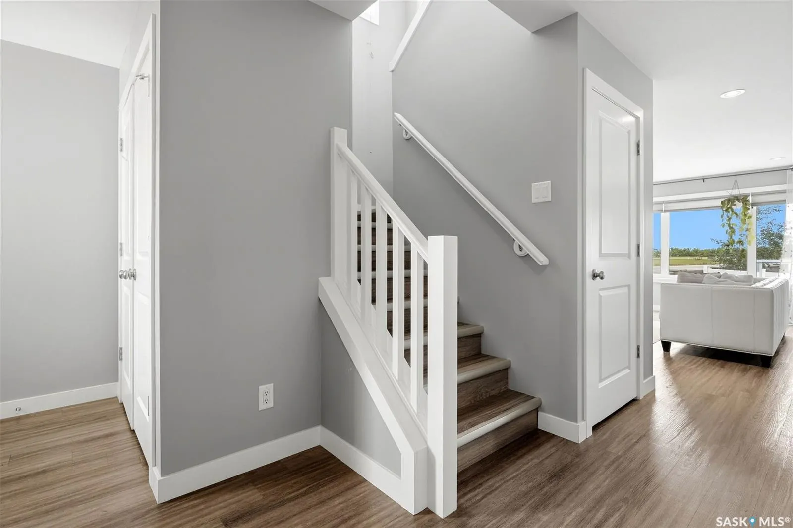 8933 Kestral DRIVE