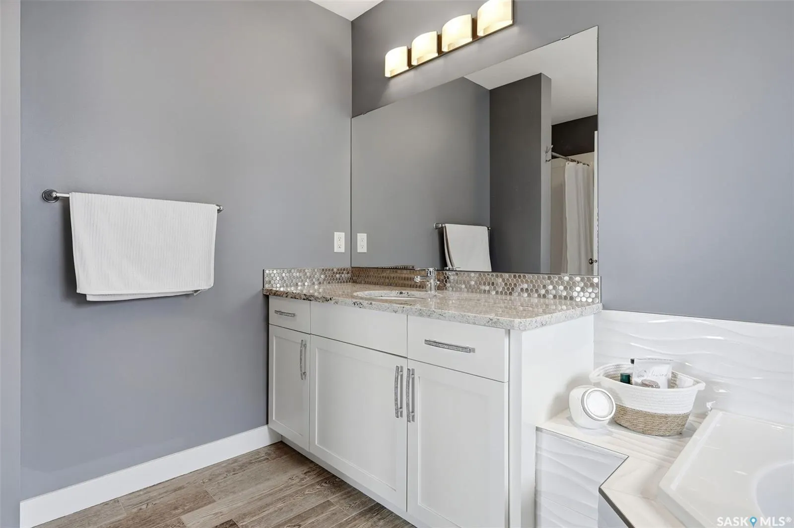 8933 Kestral DRIVE