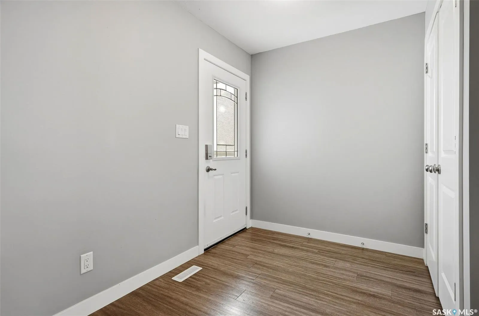8933 Kestral DRIVE