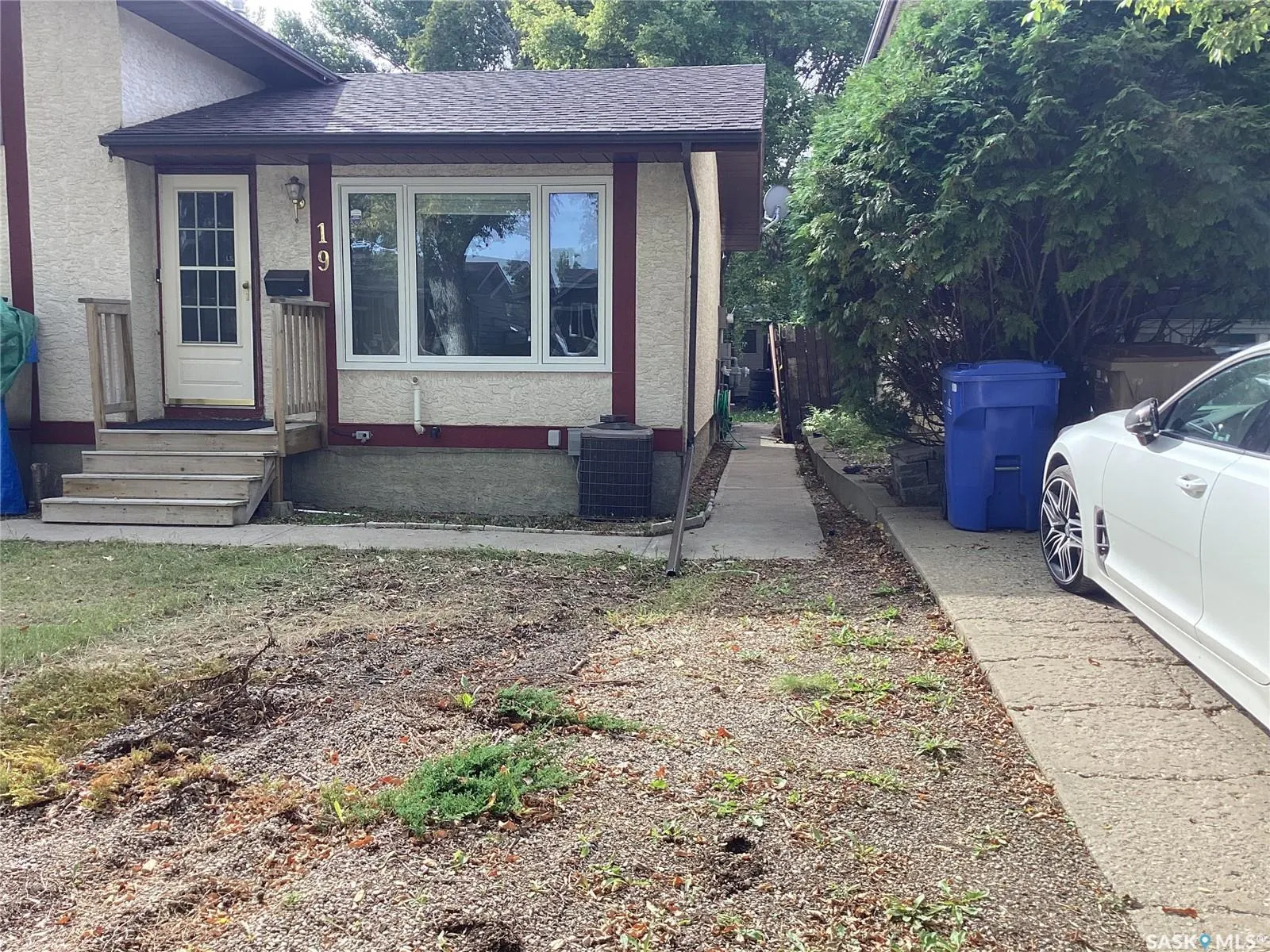 19 Newstead AVENUE