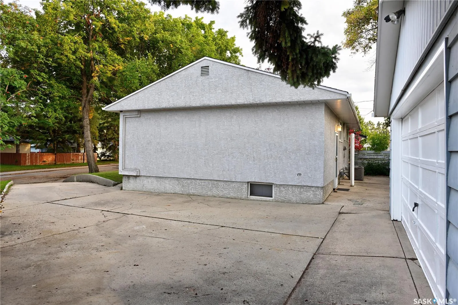 321 Winnipeg AVENUE N