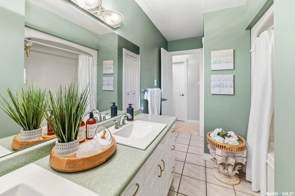 1403 Hochelaga STREET W