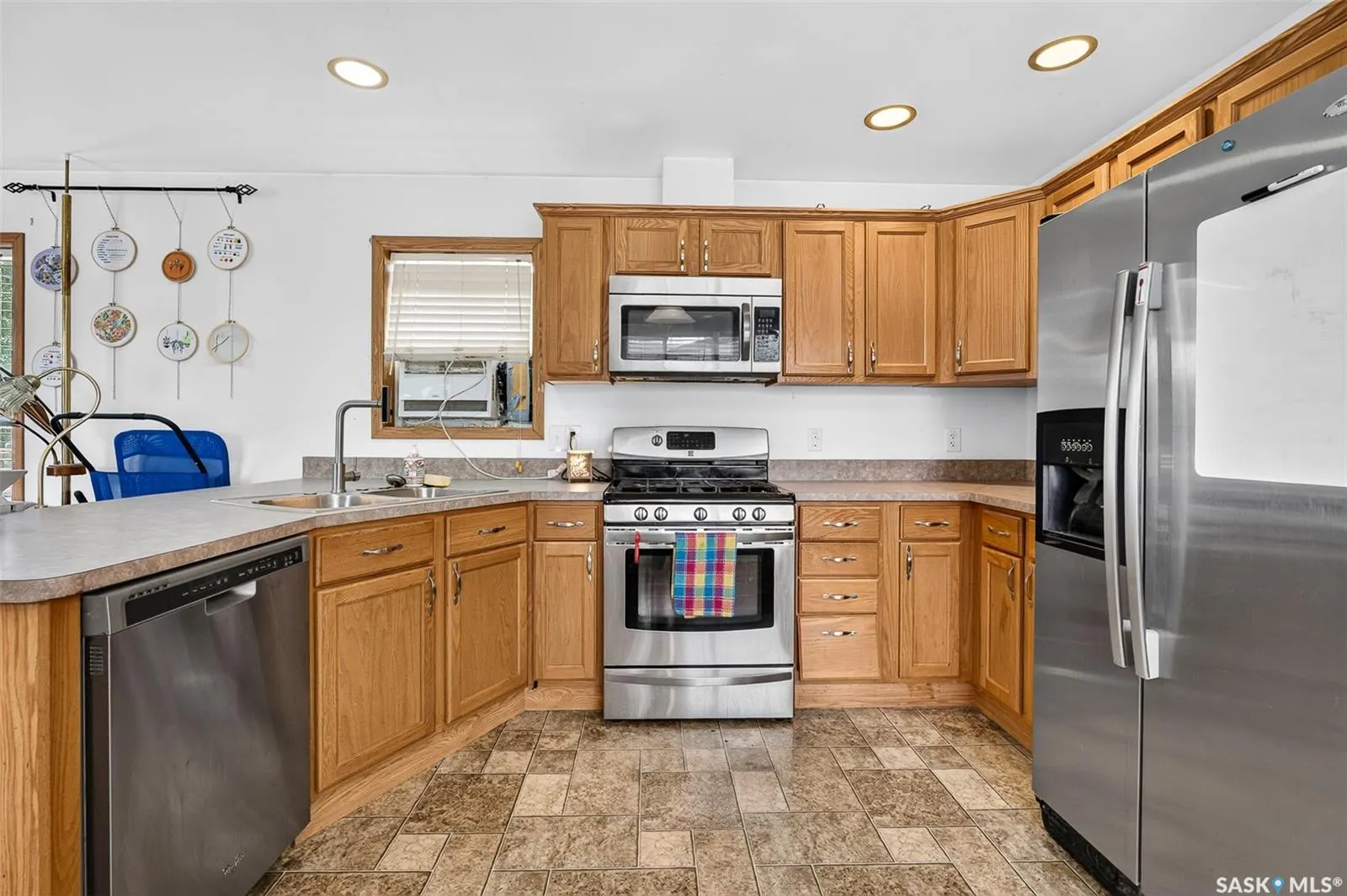 1295 9th AVENUE NE #J5
