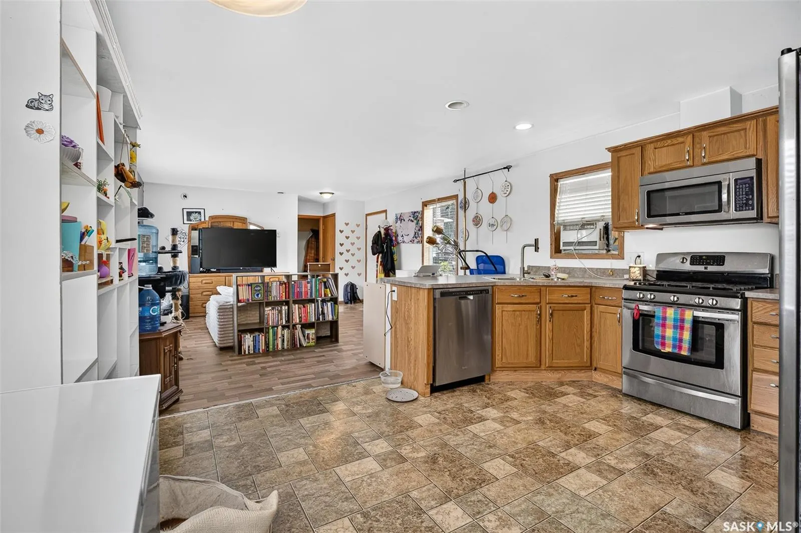 1295 9th AVENUE NE #J5