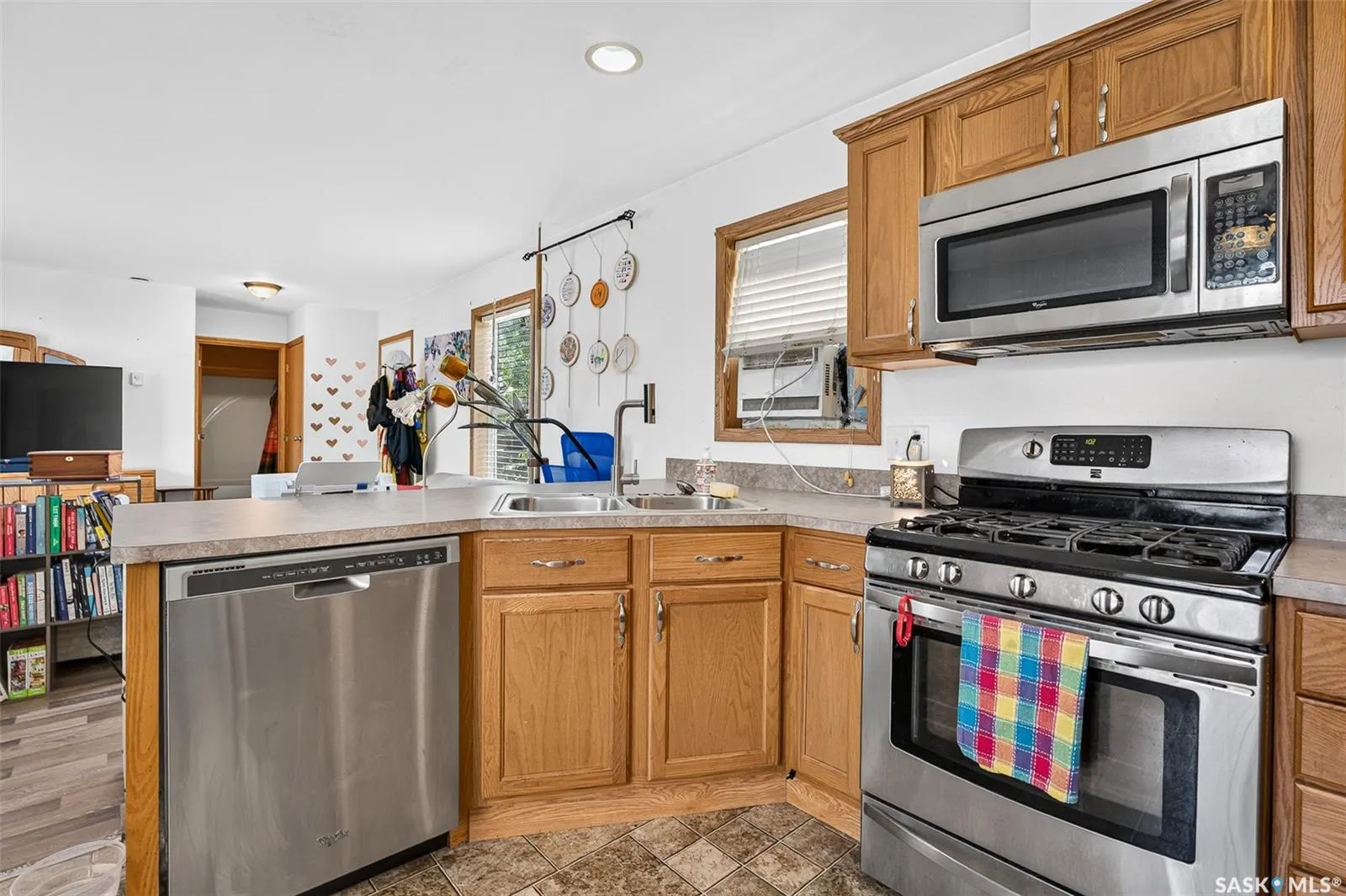 1295 9th AVENUE NE #J5