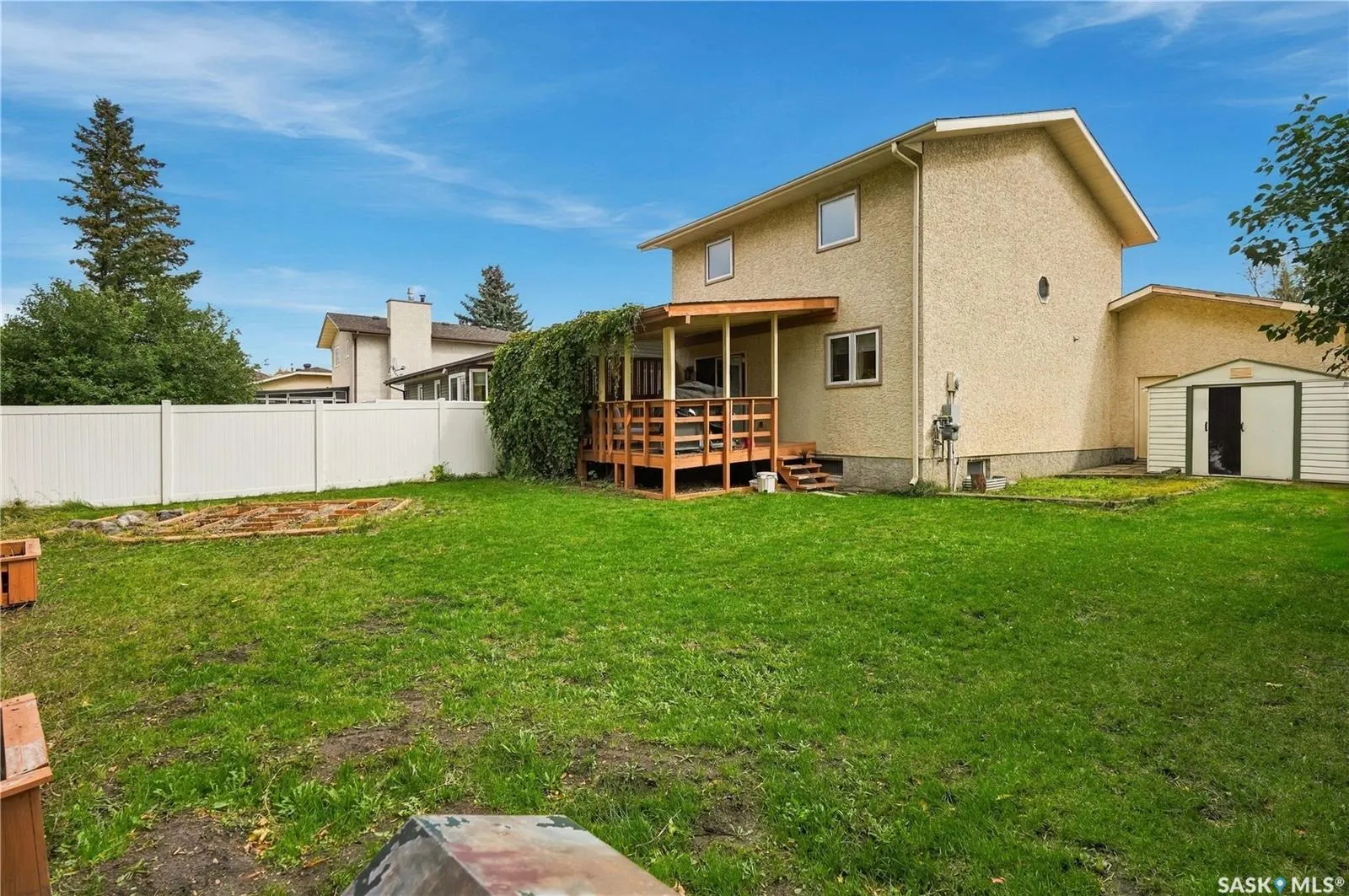 3074 Reves ROAD