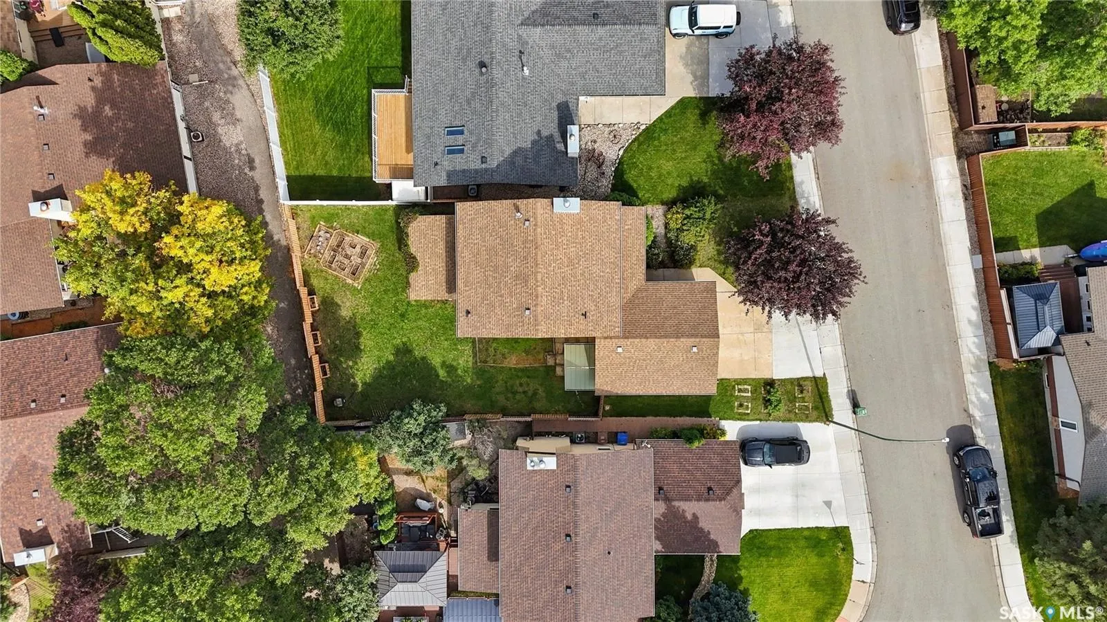 3074 Reves ROAD