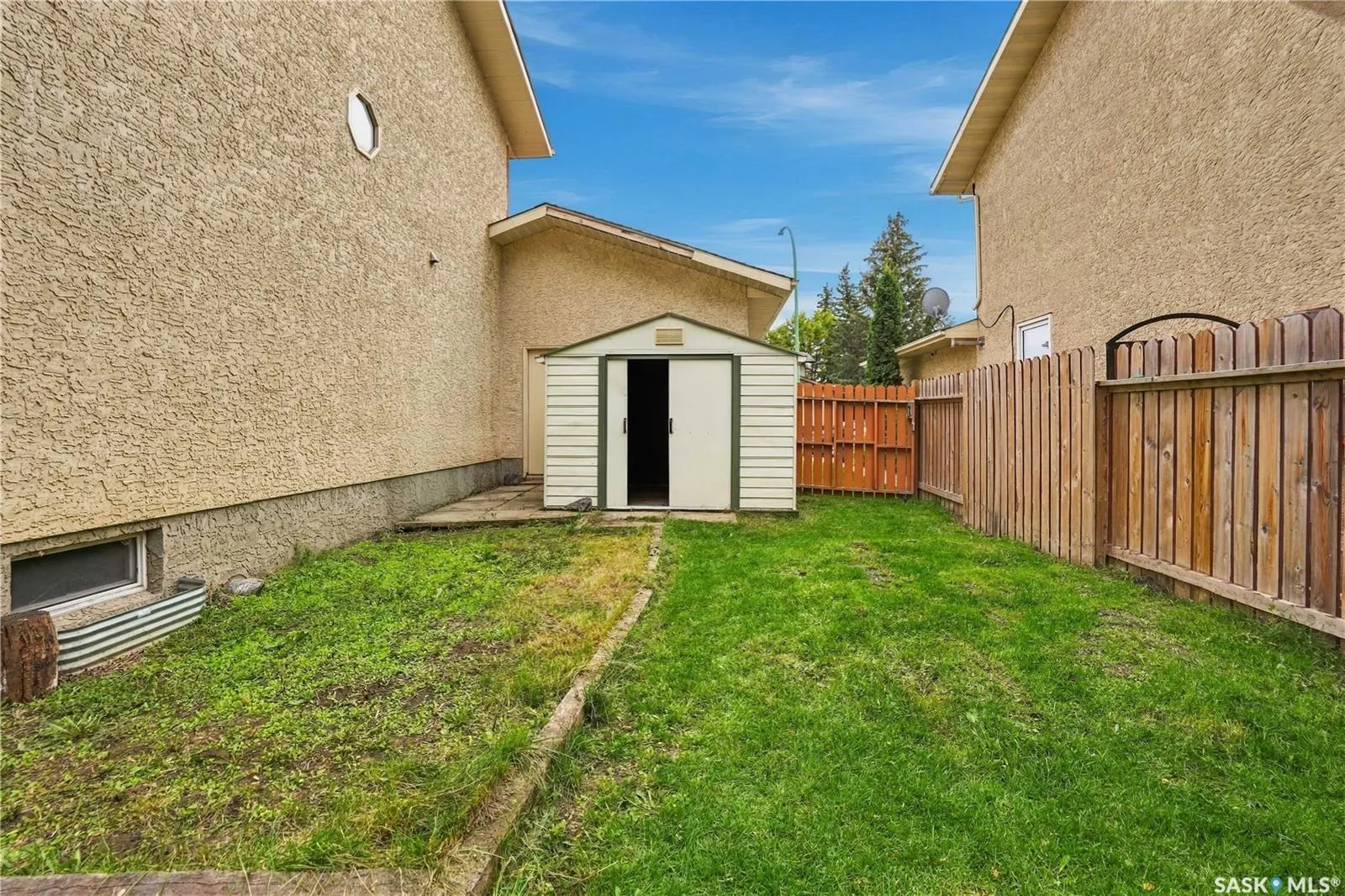 3074 Reves ROAD