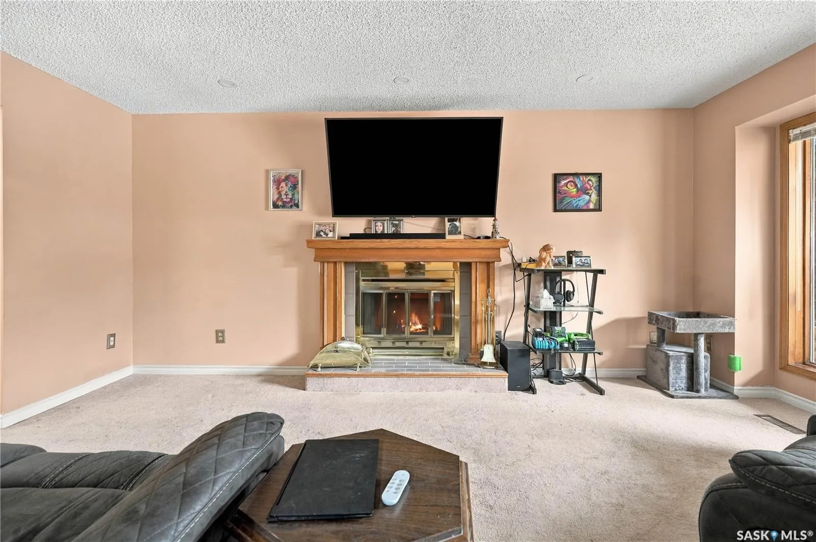 3074 Reves ROAD