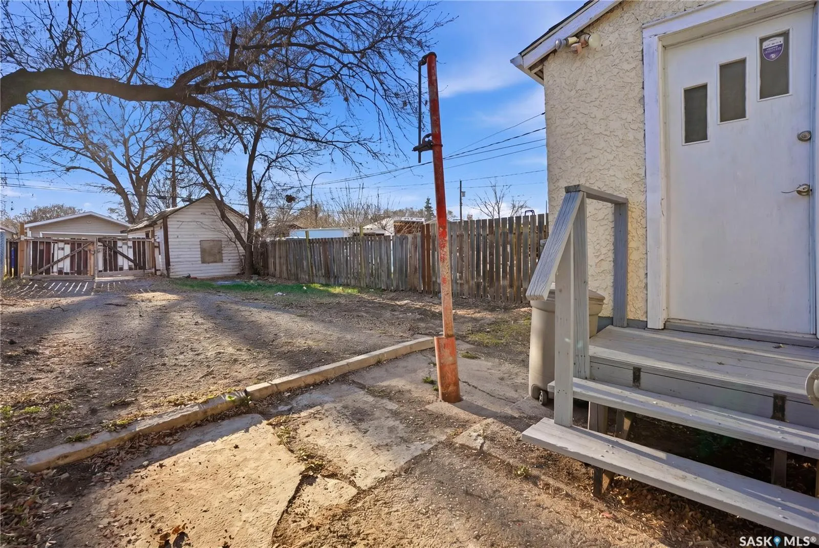1008 Retallack STREET