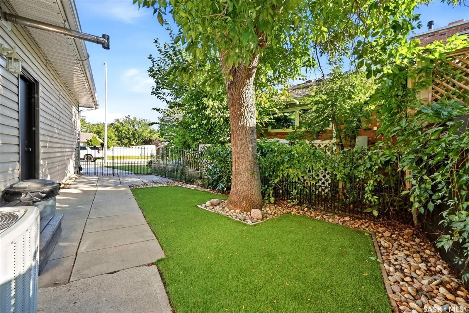 78 GREEN MEADOW ROAD