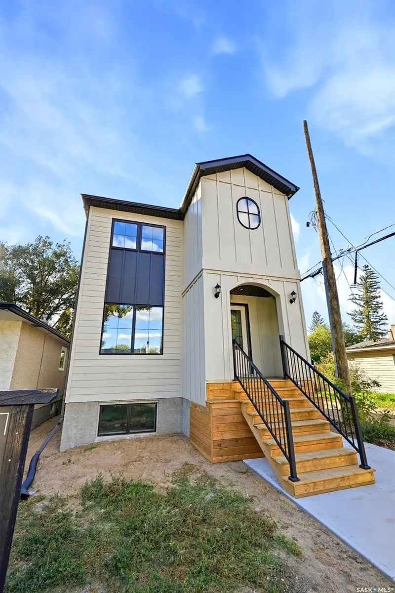 1324 Empress STREET