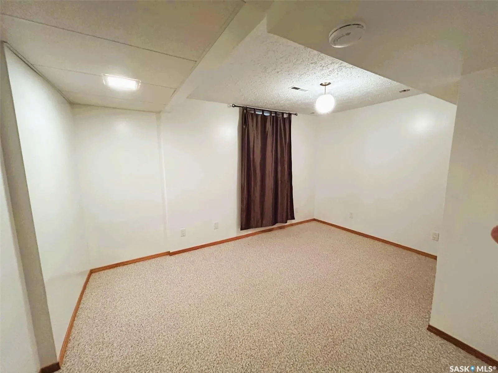 206 2nd STREET W