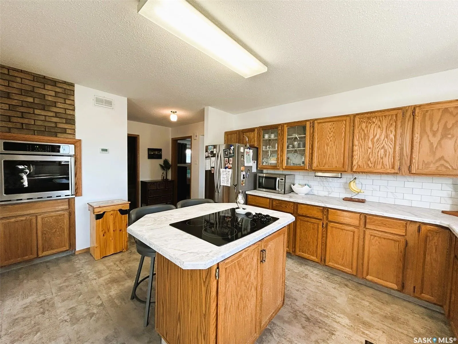 206 2nd STREET W