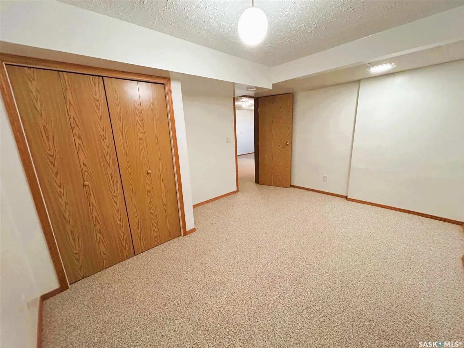 206 2nd STREET W