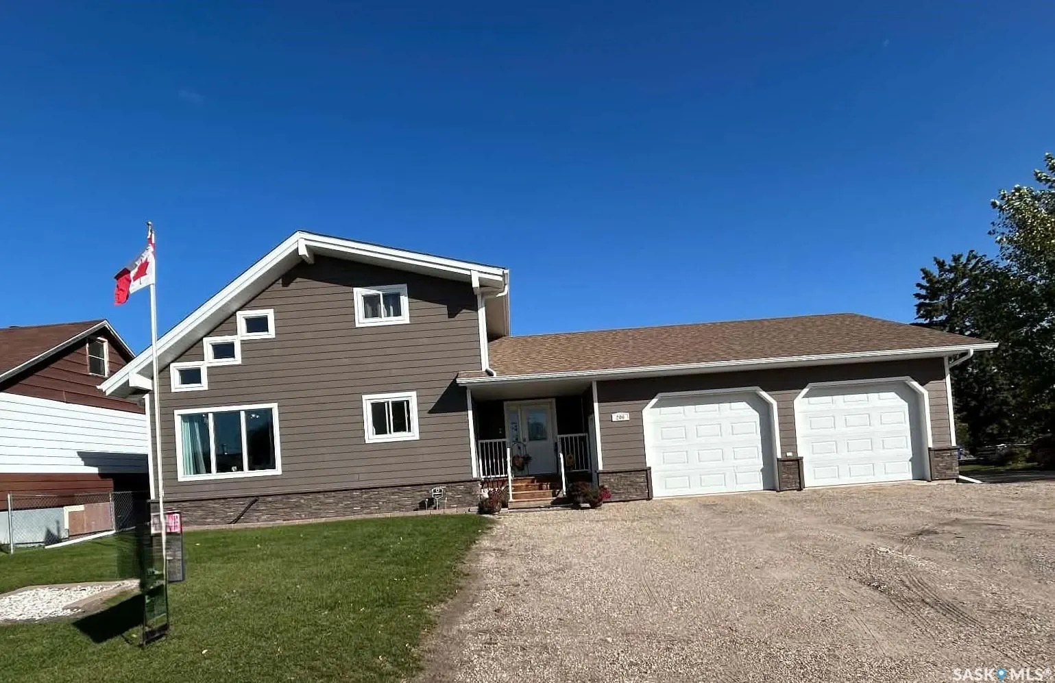 206 2nd STREET W