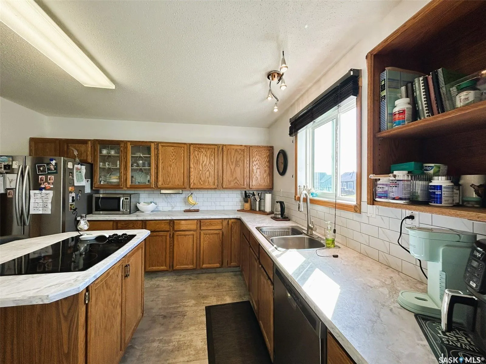 206 2nd STREET W