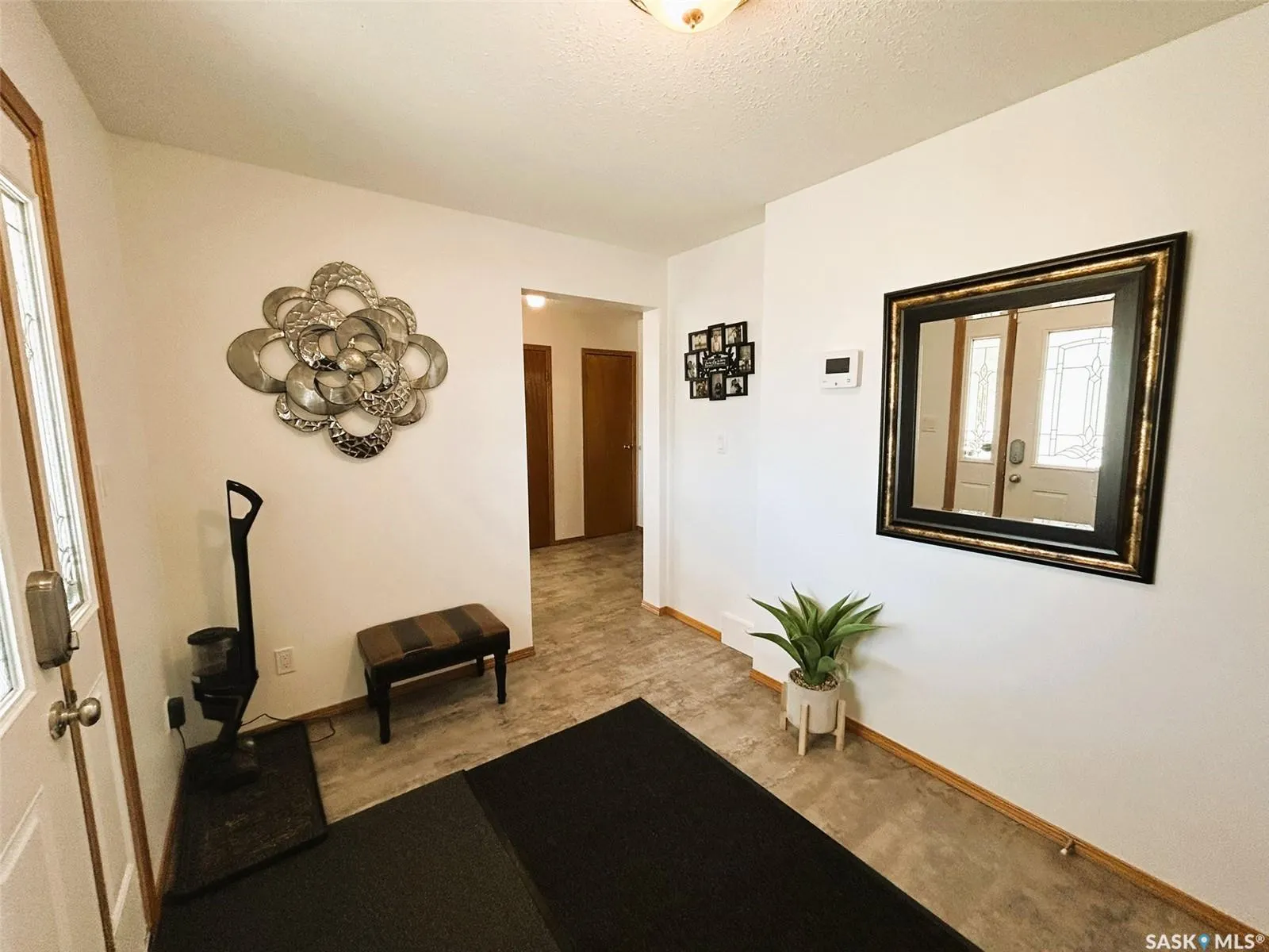 206 2nd STREET W