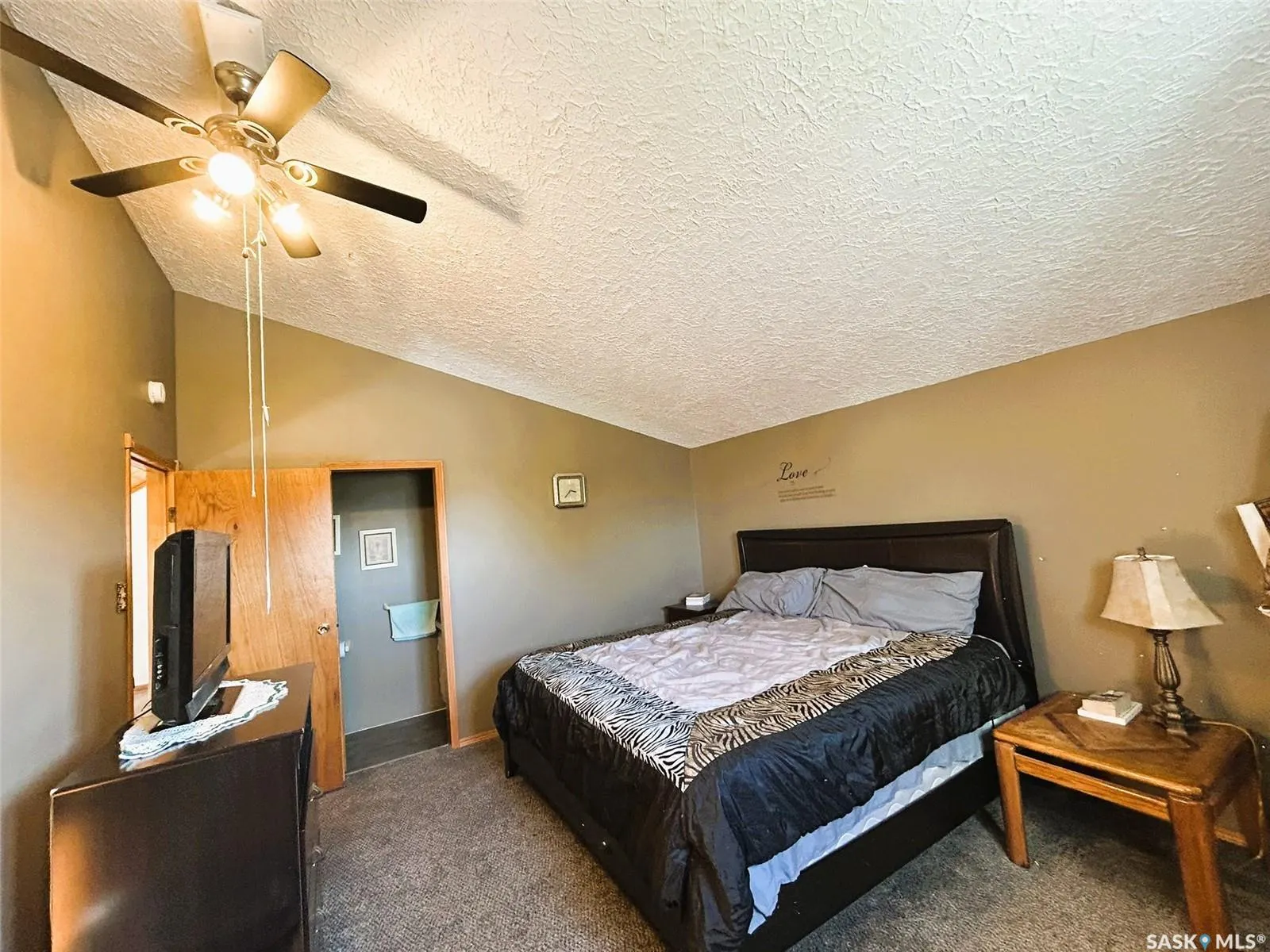 206 2nd STREET W