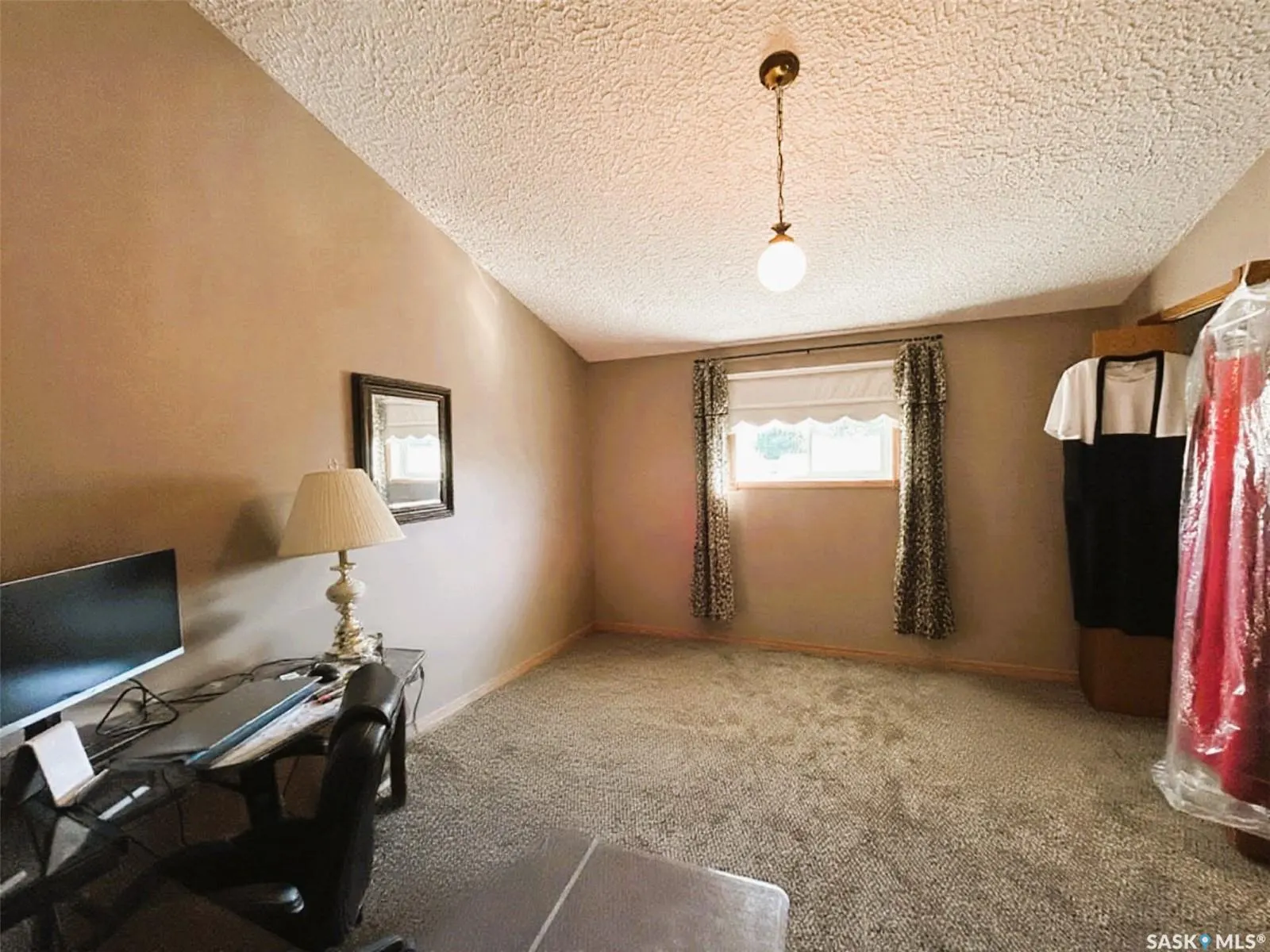 206 2nd STREET W