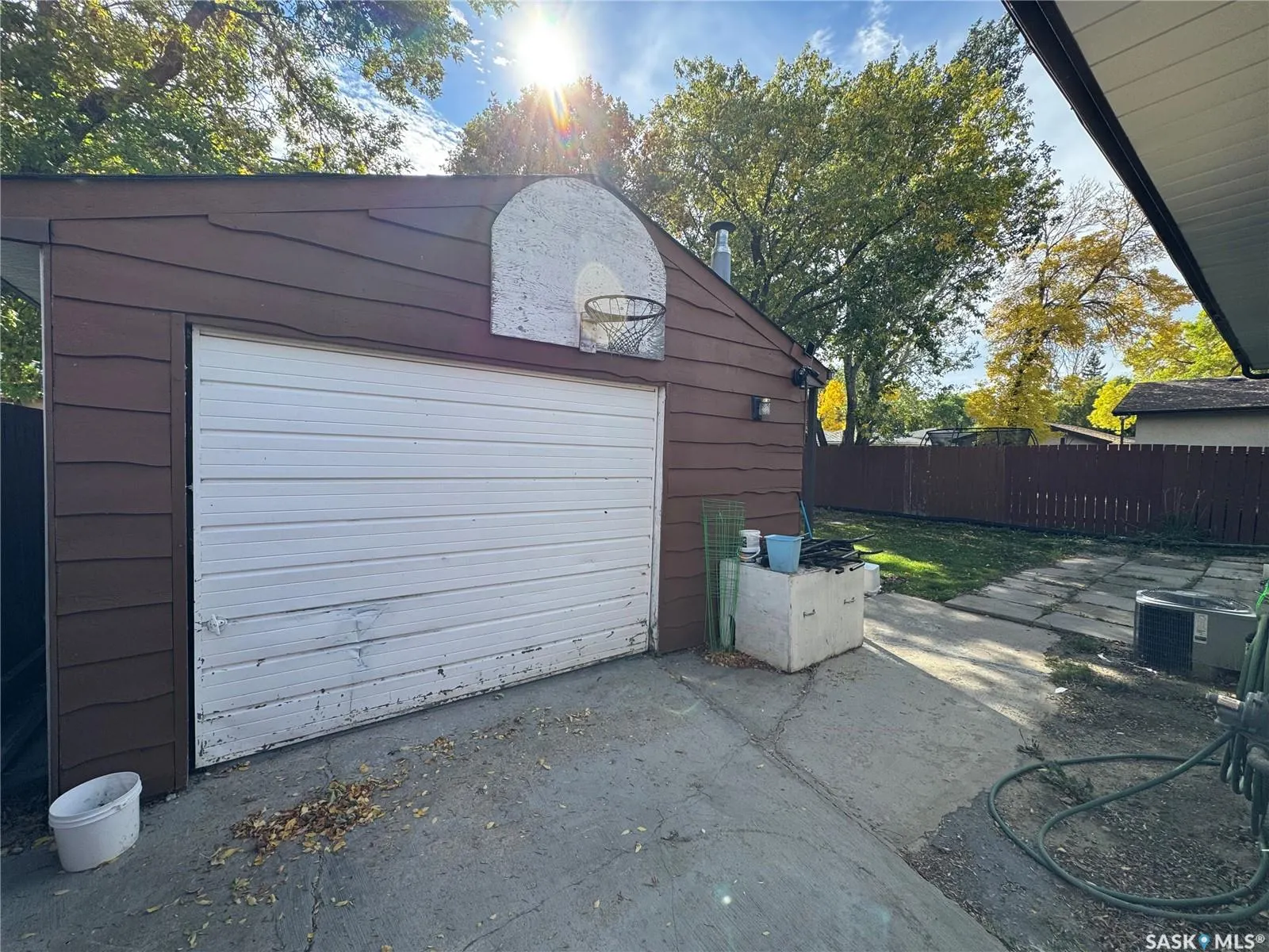 1909 7th AVENUE E