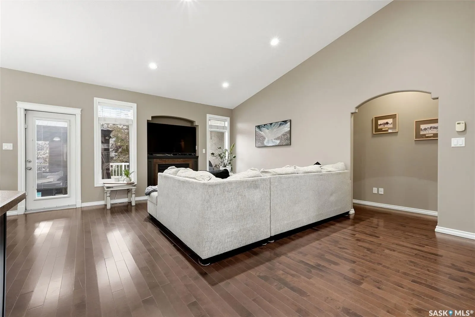 4857 McCombie CRESCENT