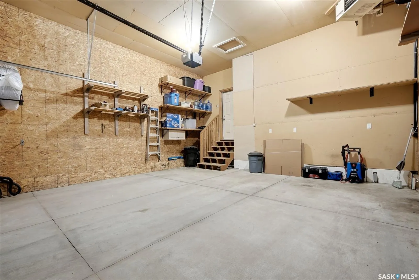 4857 McCombie CRESCENT