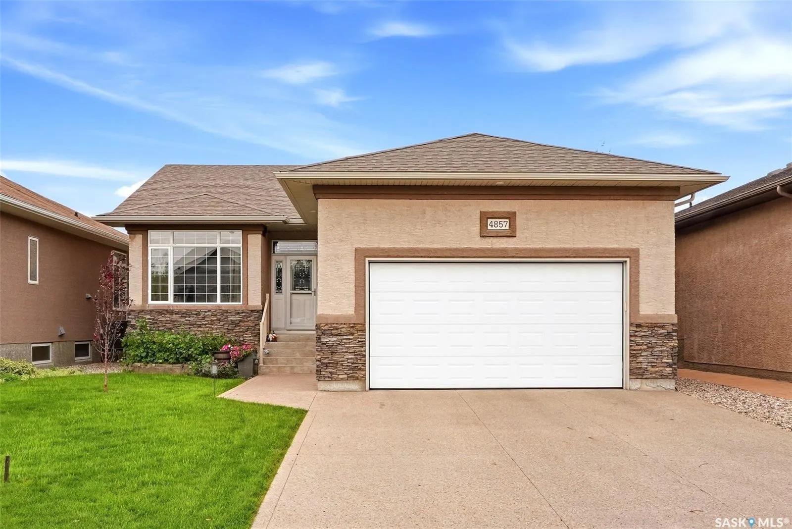 4857 McCombie CRESCENT