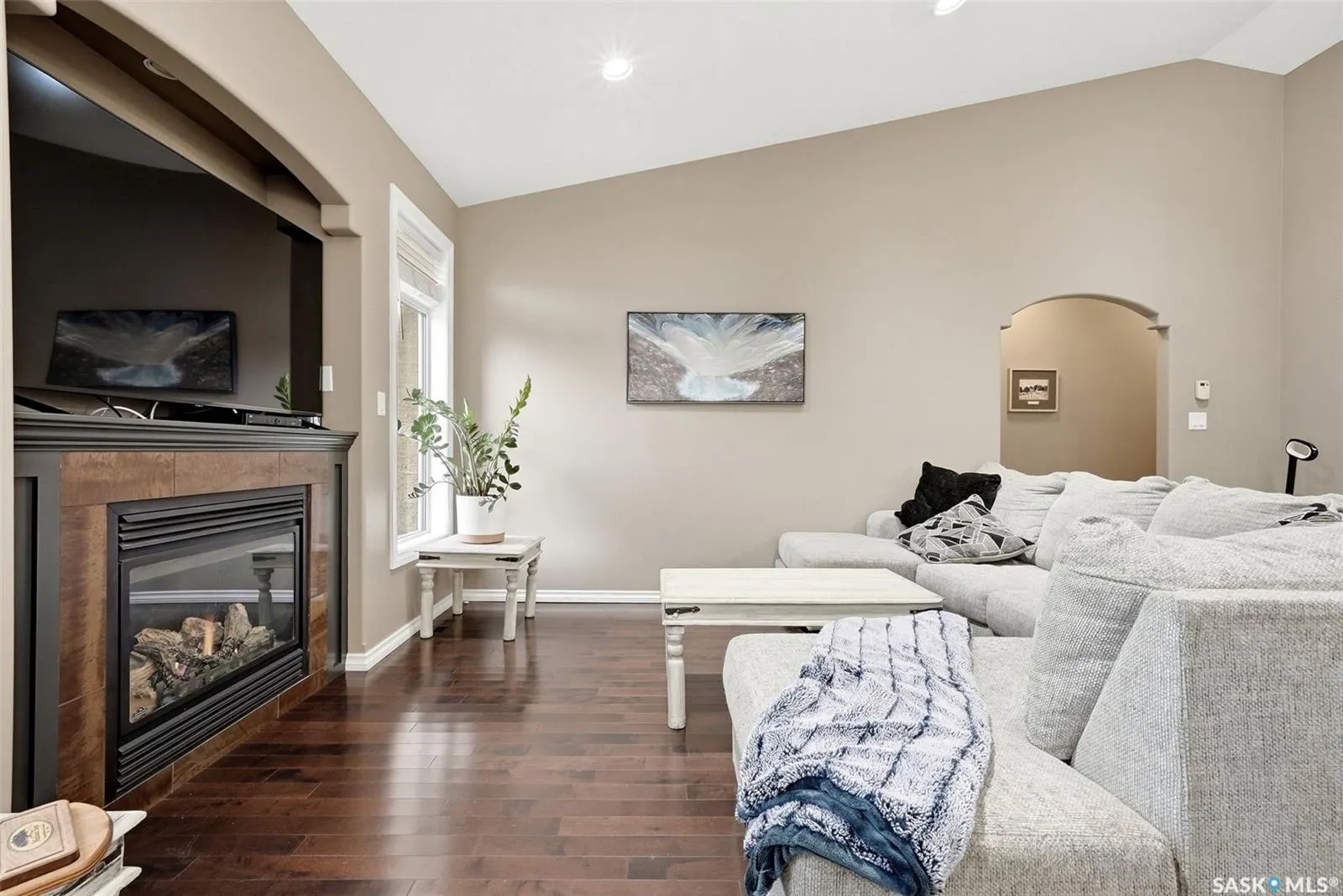 4857 McCombie CRESCENT
