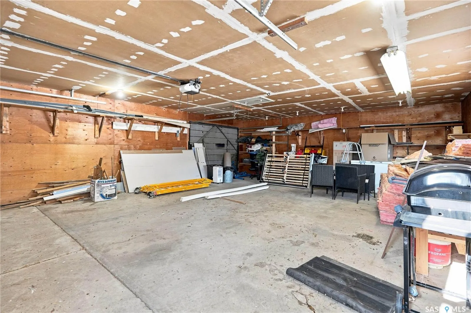 1109 Lillooet STREET W