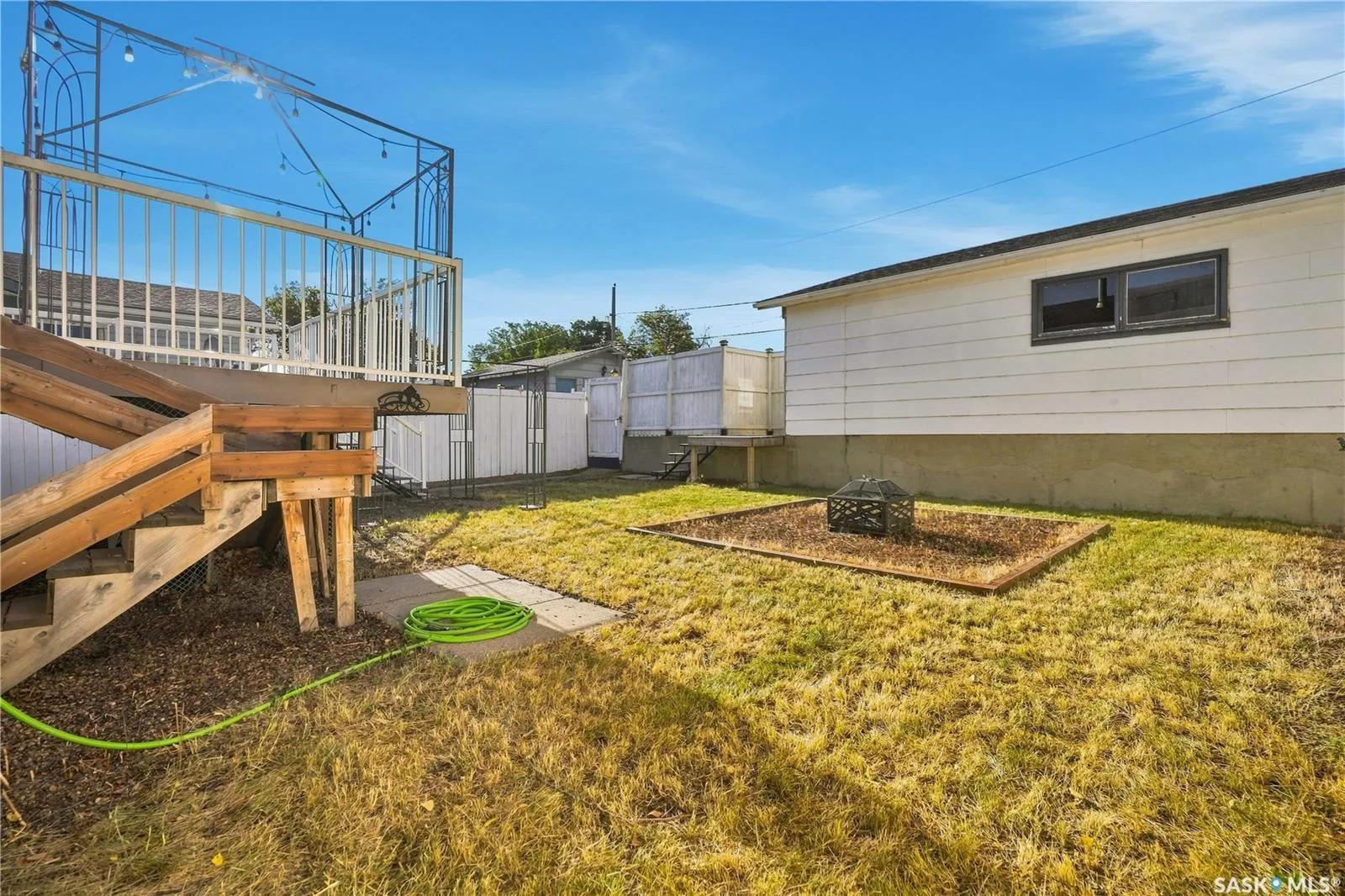 1109 Lillooet STREET W