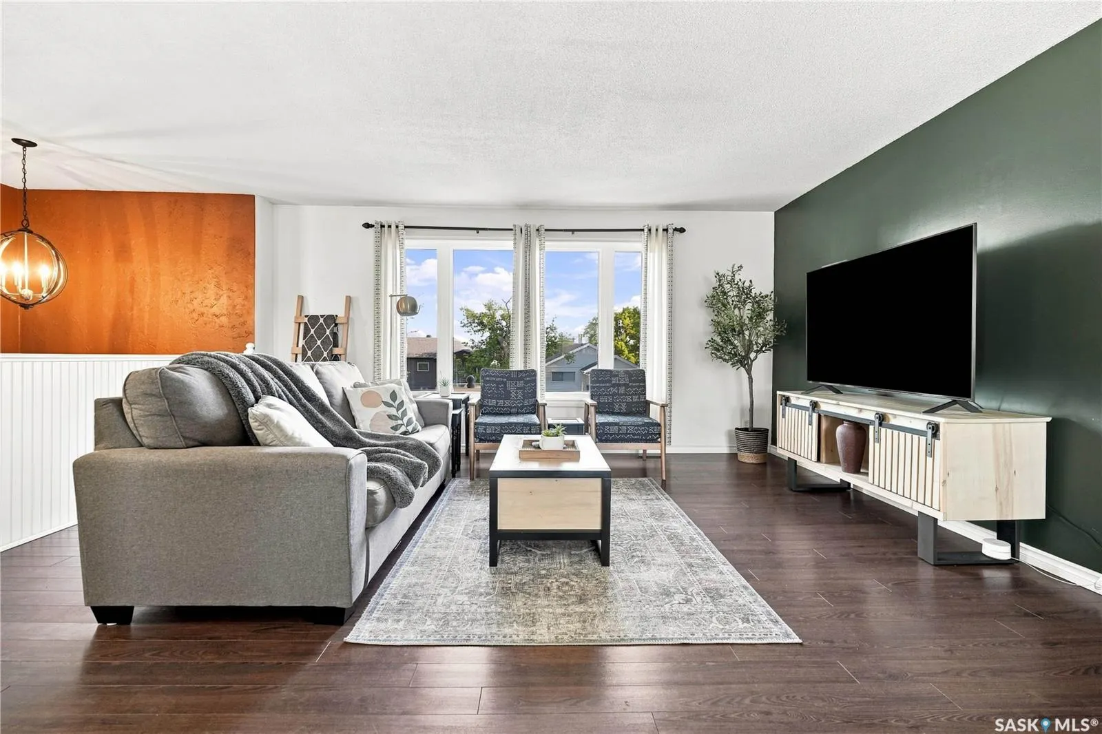 1109 Lillooet STREET W