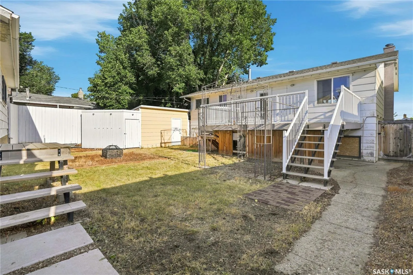 1109 Lillooet STREET W