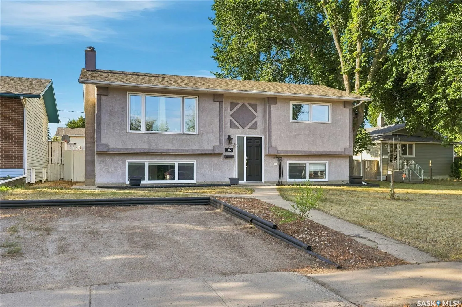 1109 Lillooet STREET W
