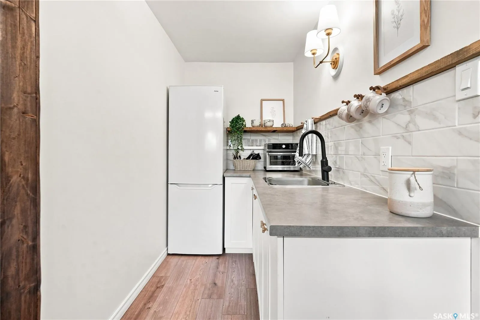 1109 Lillooet STREET W