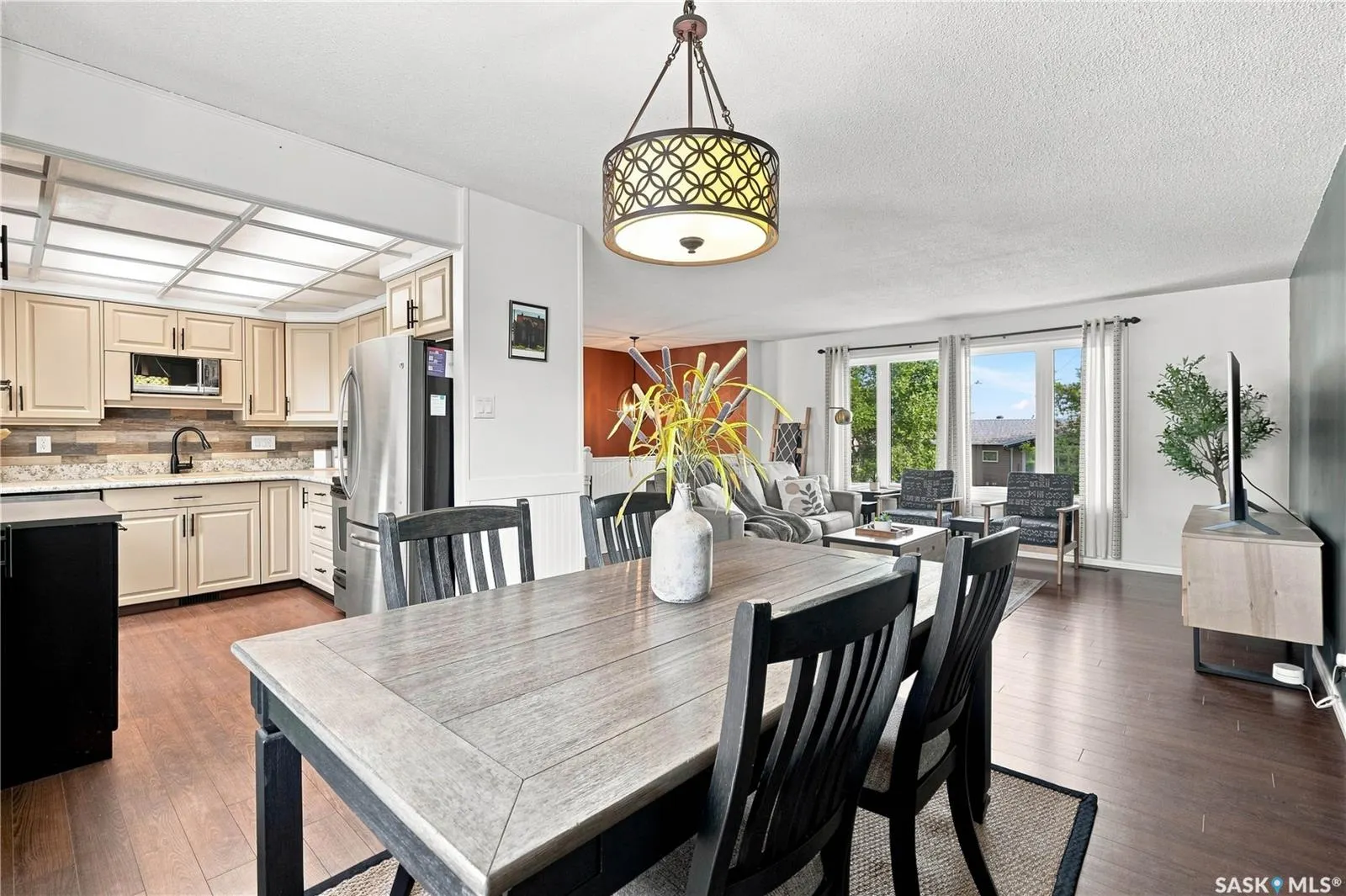 1109 Lillooet STREET W