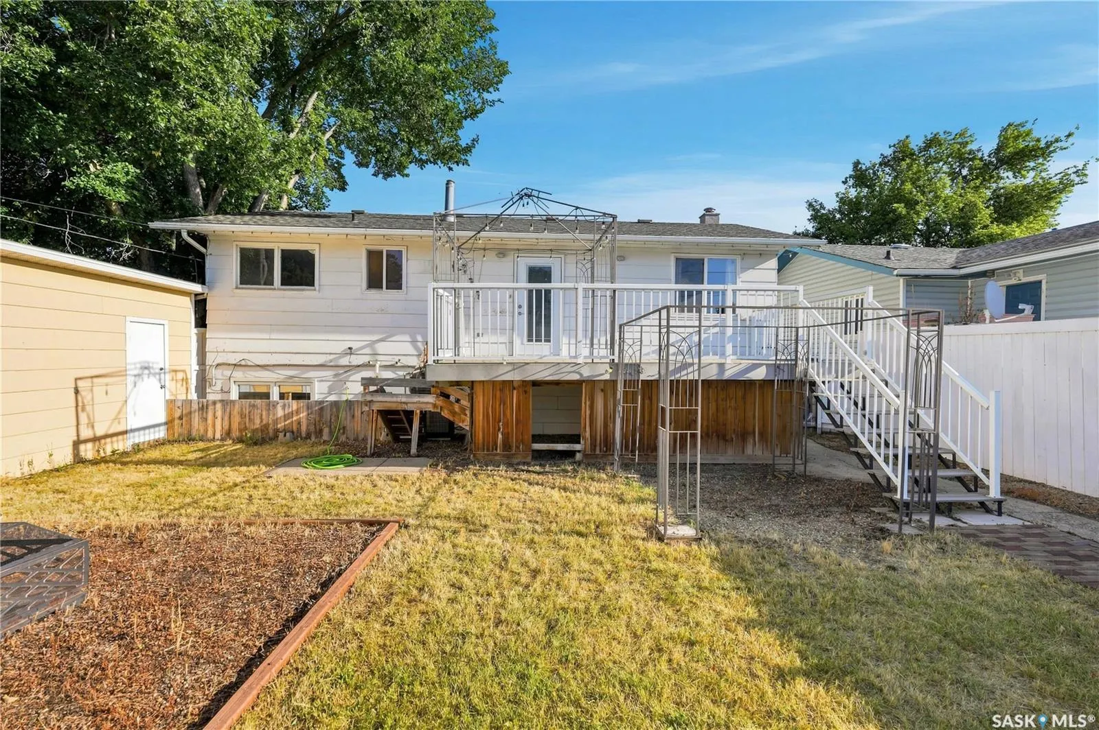 1109 Lillooet STREET W