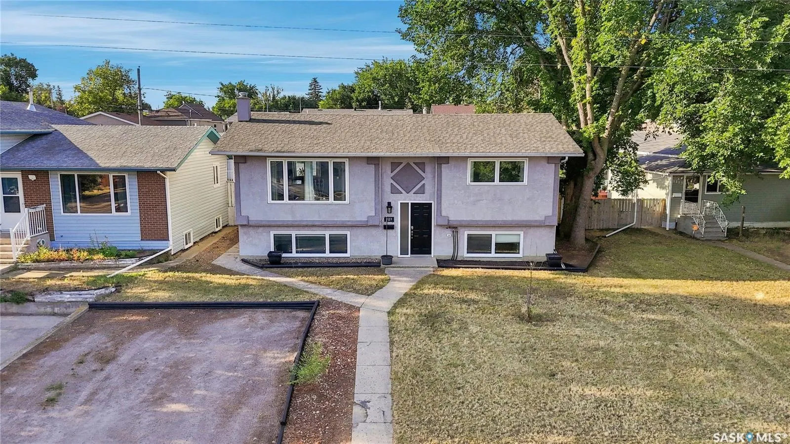 1109 Lillooet STREET W