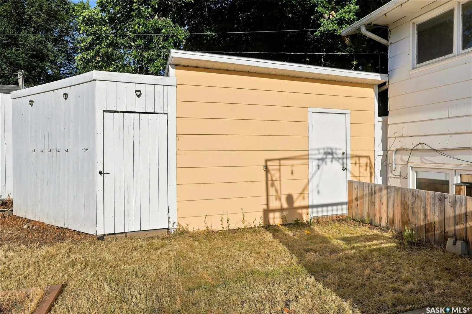 1109 Lillooet STREET W